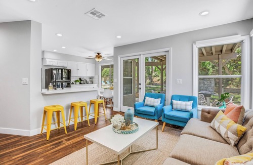 Castaic House | Paradise Getaway near Six Flags with Pool and BBQ!