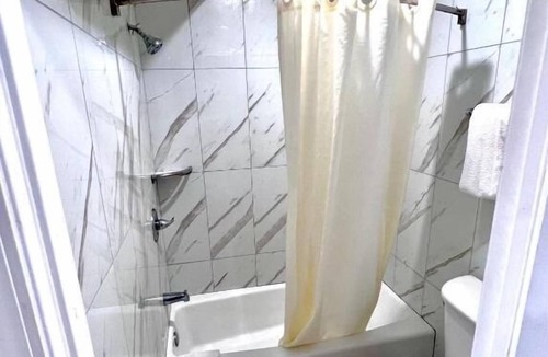 South Montebello Hotel | Paradise Inn