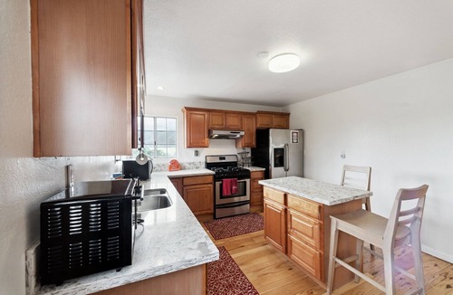 Lake Elsinore House | Paradise On Earth (3-Bedroom Home) with Pool - Pets Allowed by RedAwning