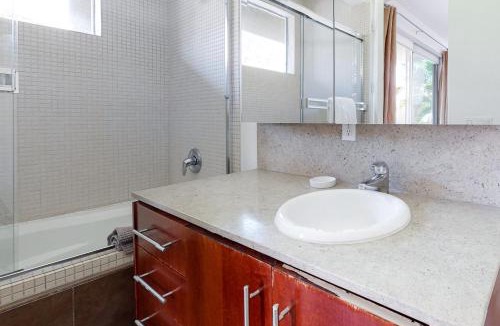Canyon Corridor Apartment | Paradise Views Townhome
