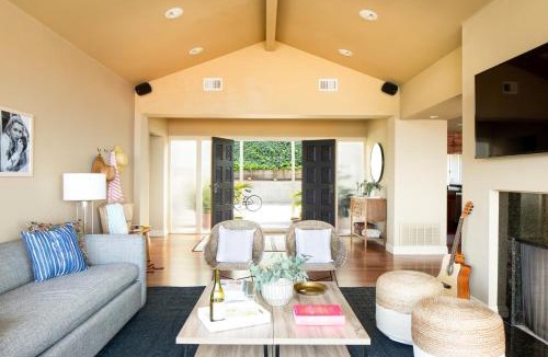 Hidden Valley House | Parasol by AvantStay Hilltop Ocean View Escape w Large Patio Shuffleboard