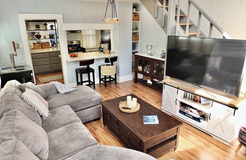 Belmont Shore House | Park Avenue Beach Paradise – Chic & Secluded 4 BDR