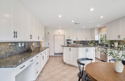 Encino House | Parklane Villa! Views! One level 4bdr-Pool!