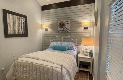 North Arroyo House | Pasadena Guest House near Rose Bowl