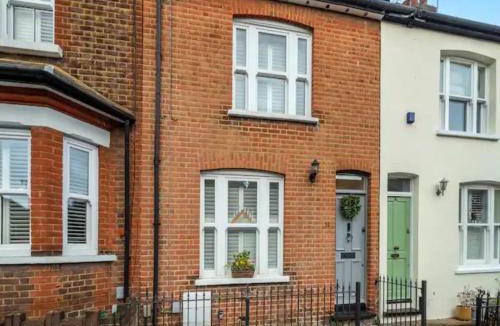 St Albans House | Pass the Keys Luxury 2 Bedroom Townhouse in Central St Albans