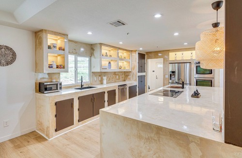Agua Dulce House | Patio, Fire Pit & Hillside Views: Agua Dulce Home