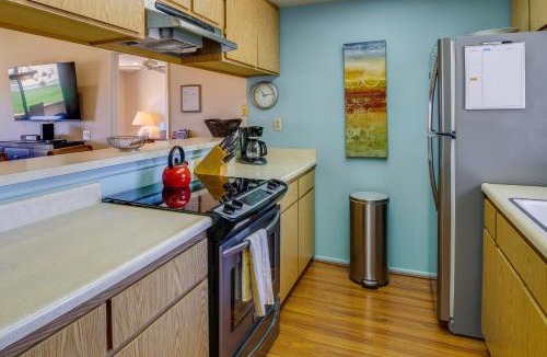Palm Desert Apartment | Patio, Grill and Pool Access Palm Desert Retreat!