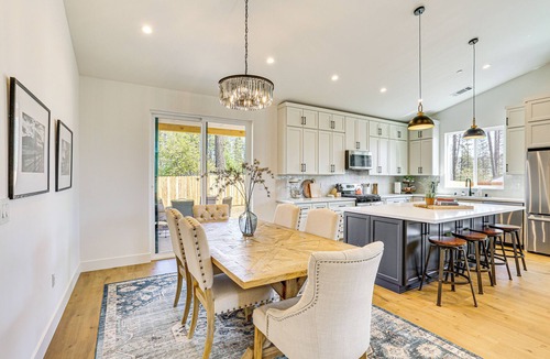 Paradise House | Patio + Outdoor Dining: Modern Home in Paradise