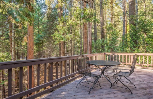 Arnold Cabin | Paulson Chalet - Blue Lake Springs access
