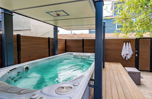 North Pacific Beach House | PB Compound Getaway, Steps to Surf and Sand