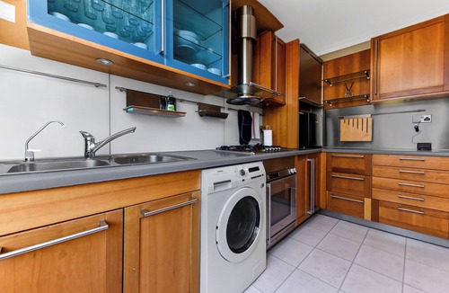 Cazenove House | Peaceful and Radiant 3BR Flat