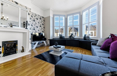 Cazenove House | Peaceful and Radiant 3BR Flat
