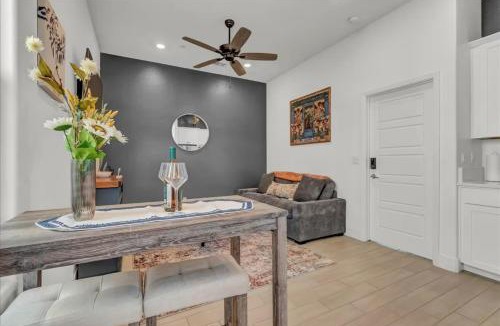 Hanford Apartment | Peaceful Guest Casita with Private Entrance and No Cleaning Fee