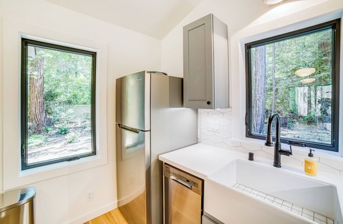 Mendocino Cottage | Peaceful Mendocino Cottage Surrounded By Redwoods