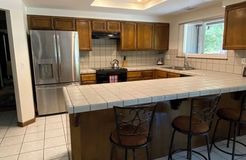 Mount Shasta House | Peaceful Mountain Retreat