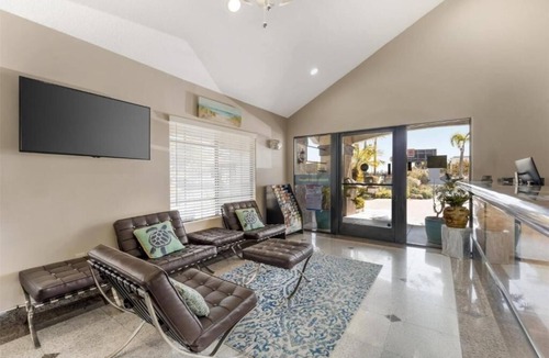 North Redondo Hotel | Peaceful Redondo Beach Escape w/Cozy King Bed & Relaxing Jacuzzi – Perfect Stay