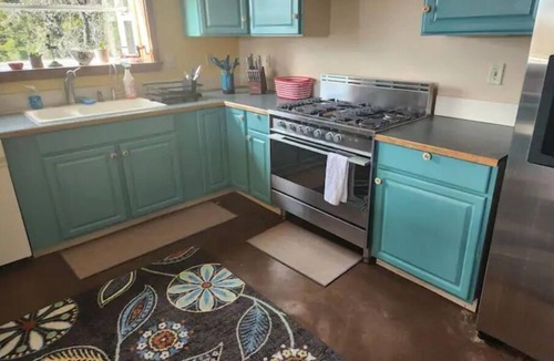 Gualala House | Peaceful Redwood Hollow is large, clean and pet friendly and with room to roam!n