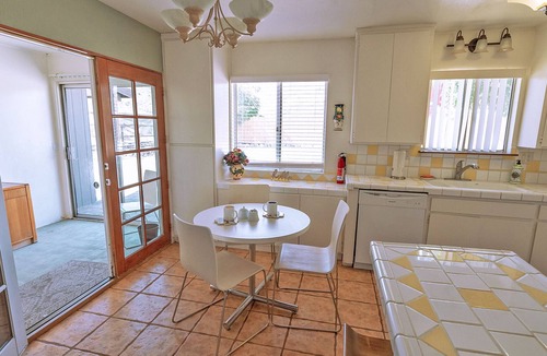 Morongo Valley House | Peaceful Retreat Chateau Merlot – Large Home on 25 acre Estate