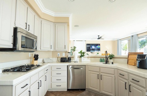 Moreno Valley House | Peaceful Riverside 4-Bedrooms Oasis - King Suite, Spa - Great for long stay
