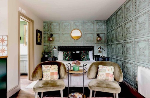 Cobham House | Peaceful Studio Flat With Patio and Dogs Allowed