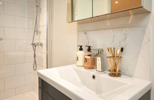 Abbey Road Apartment | Peaceful Urban Escape in St John’s Wood
