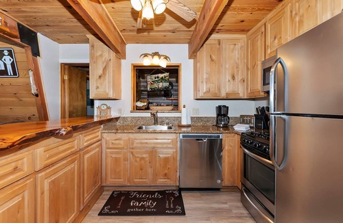 Boulder Bay House | Peak Adventures-Beautiful 4BR House