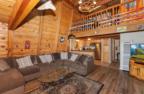 Boulder Bay House | Peak Adventures-Beautiful 4BR House