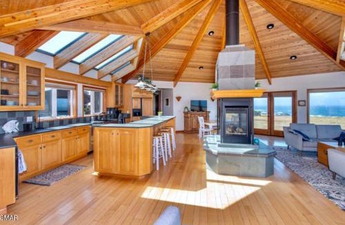 Fort Bragg House | Pelican House