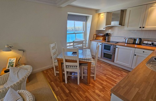 St. Mawes Cottage | Pennant - an apartment that sleeps 4 guests in 2 bedrooms