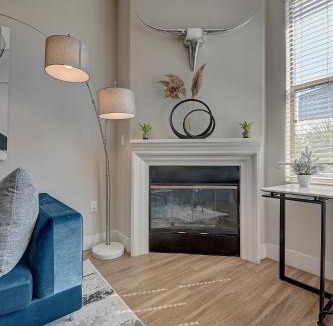 Westwood Apartment | Penthouse One Bedroom Garden View Condo by UCLA