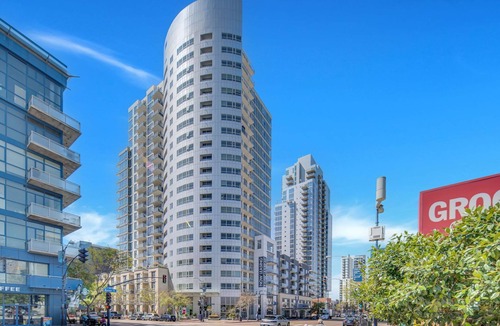 Marina District Condo | Penthouse Views 2BR/2BA High-Rise Retreat