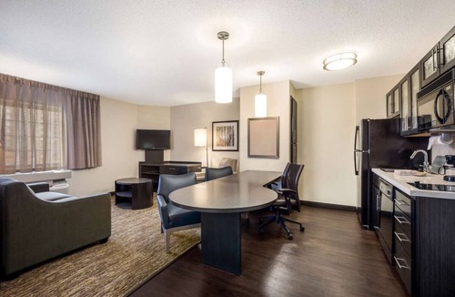 Santa Ana Hotel | Perfect for Groups! 3 Pet-friendly Units with Full Kitchens, Picnic Area!