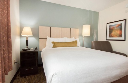 Anaheim Resort Resort | Perfect for West Coast Travelers! Pets Allowed, Outdoor Patio w/BBQ Grills