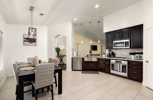 Pumpkin Center House | Perfect Home for Work or Relaxing Vacation