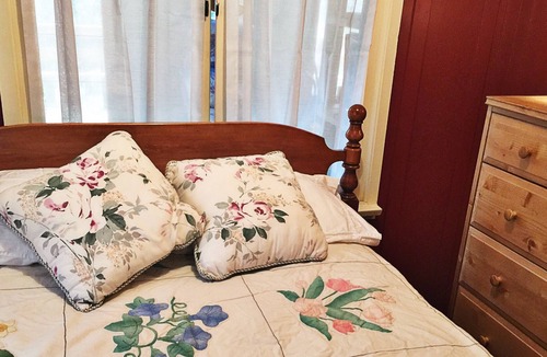 Forest Falls Cabin | Perfect Location! Hiker's and Dogs (2) Paradise.! Walk to Trails!