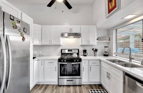 Moreno Valley House | Perfect Moreno Valley Getaway Near UC Riverside!
