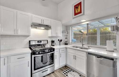Moreno Valley House | Perfect Moreno Valley Getaway Near UC Riverside!