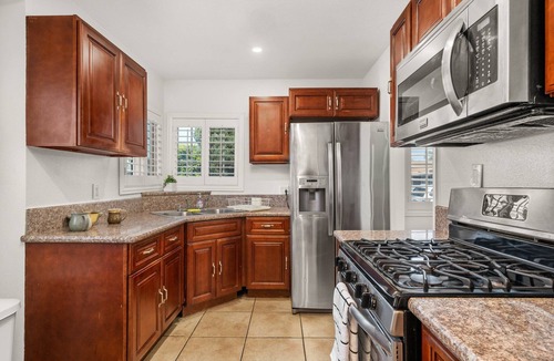 North Long Beach House | Perfect Oasis w/Pool, jacuzzi, close to airports, beach, entertainment and more