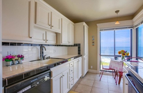 Lincoln Acres Condo | Perfect Sunsets. 2 Bedroom - 2 Bath condo with unobstructed views of the ocean