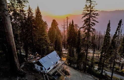 Springville House | Perfection: Private Giant Sequoias, 100 Mile Views