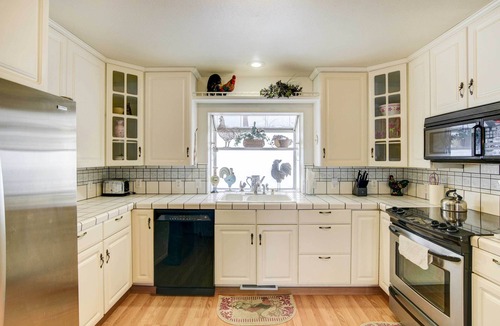 Lake Almanor West Cabin | Pet-Friendly California Cabin w/Beach Access