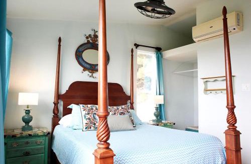 Rainbow CDP House | Pet Friendly Charming Cottage with Incredible Views and Hot-tub in Rainbow, California