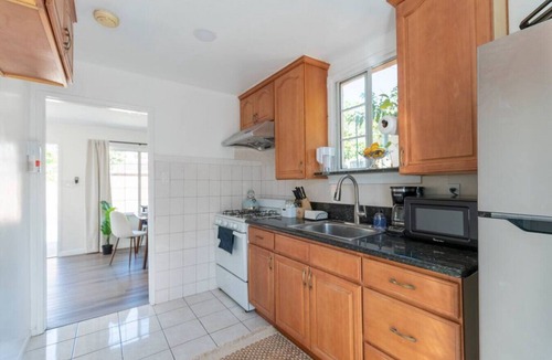 Monterey Park House | Pet-Friendly Oasis near LA's Heart: Newly Remodeled, with King Bed, Gated Parking, and Lightning-Fast Internet - Pure Luxury!