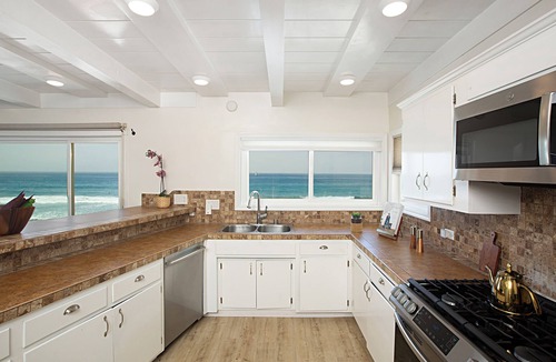 South Oceanside House | Pet Friendly Oceanfront Unit in Oceanside P1315-1