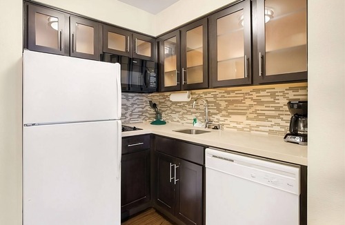 Carmel Mountain Ranch Hotel | Pet-Friendly Property w/Outdoor Pool, Parking, Near Carmel Mountain Plaza