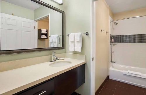Carmel Mountain Ranch Hotel | Pet-Friendly Property w/Outdoor Pool, Parking, Near Carmel Mountain Plaza