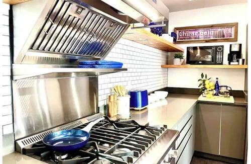 Petaluma Apartment | Petaluma Warehouse Loft Collection Unit E