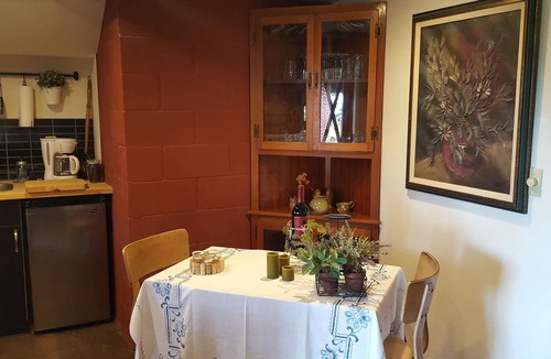 Cedar Glen Apartment | PETFRIENDLY, ROMANTIC , STUDIO WITH INCREDIBLE LAKEVIEW, PRIVATE - CLOSE TO ALL