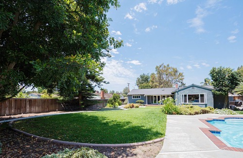 East Whittier House | Phenomenal space centrally located minutes form everything