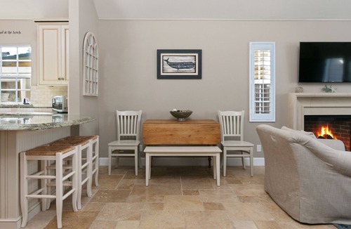 Pierpont Bay House | Pierpont Beach Ventura GEM Sleeps 6 Family Friendly-2 Min Walk to the Beach!